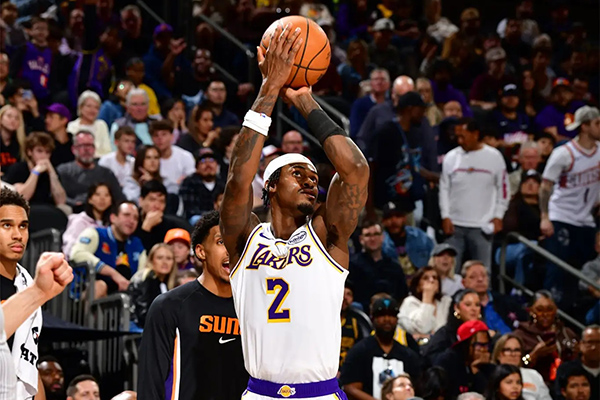湖人险胜太阳！范德比尔特成防守亮点，防守短板仍待补齐